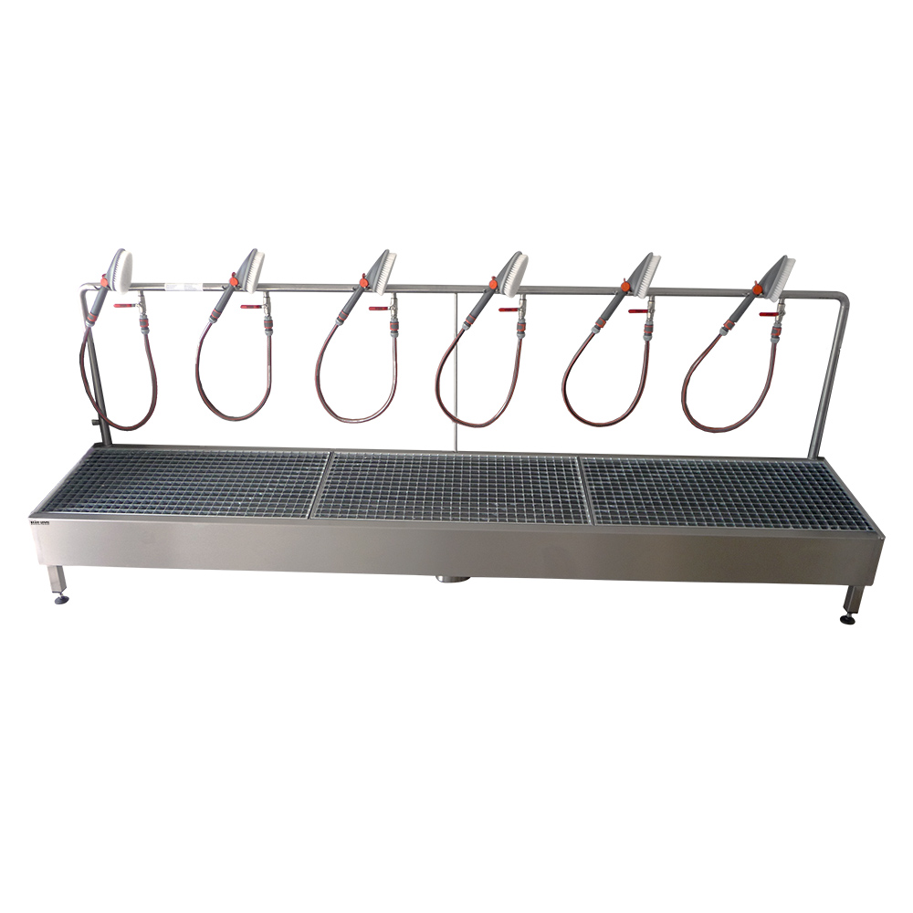 Football boot washing station with hand brush - Image 6