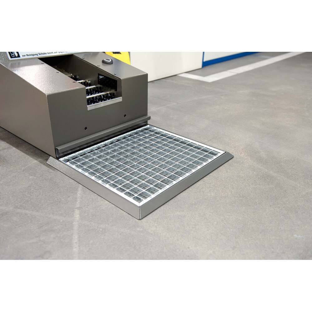 Shaking screen for sole cleaning machines